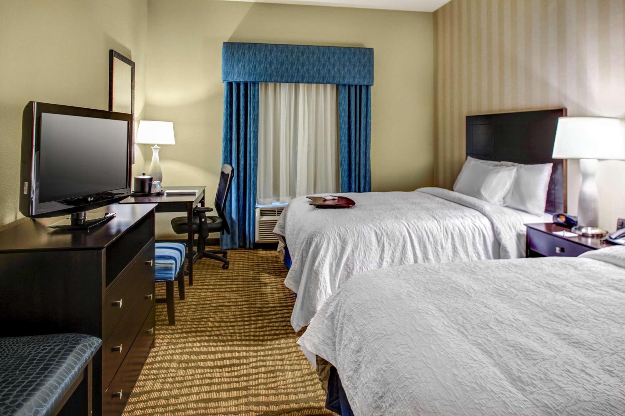 Hampton Inn Thomson Exterior photo