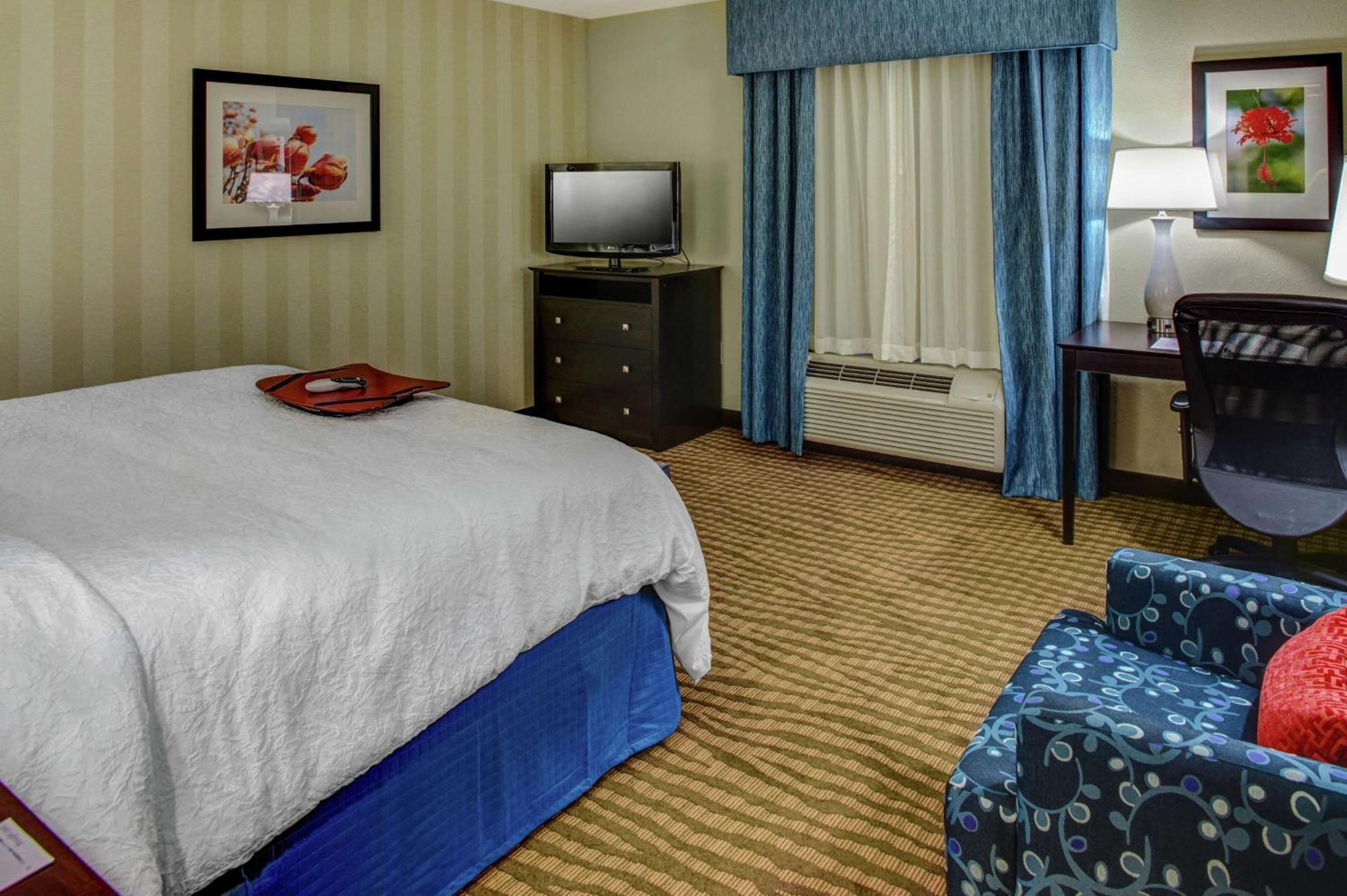 Hampton Inn Thomson Exterior photo